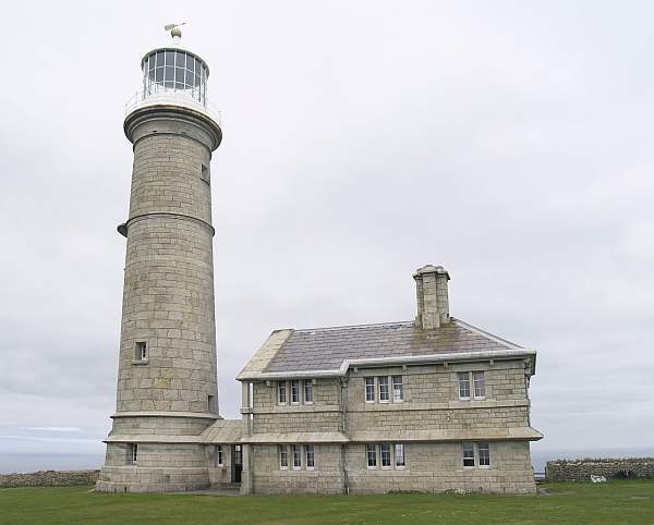 The Old Light and Keepers House © C J Webster